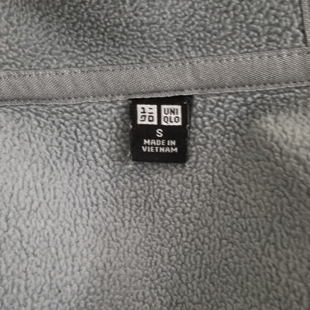 UNIQLO ZIP UP HOODED JACKET - Picture 6 of 8